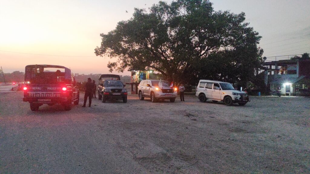 सरकारी गाडीको नम्बर परिवर्तन गरेर गाडी चुनावमा प्रयोग गर्दै मन्त्री