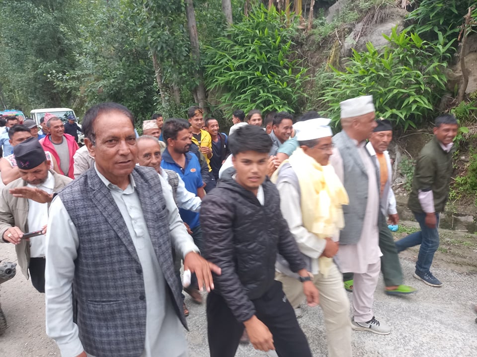 तामाकोशी गाउँपालिका वडा नम्बर २ झुलेमा स्वतन्त्रका उमेदवार इश्वर राज कार्की विजयी