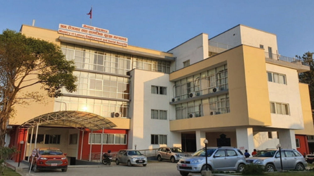 विदेशमा फसेकालाई उद्धार गर्न टोली